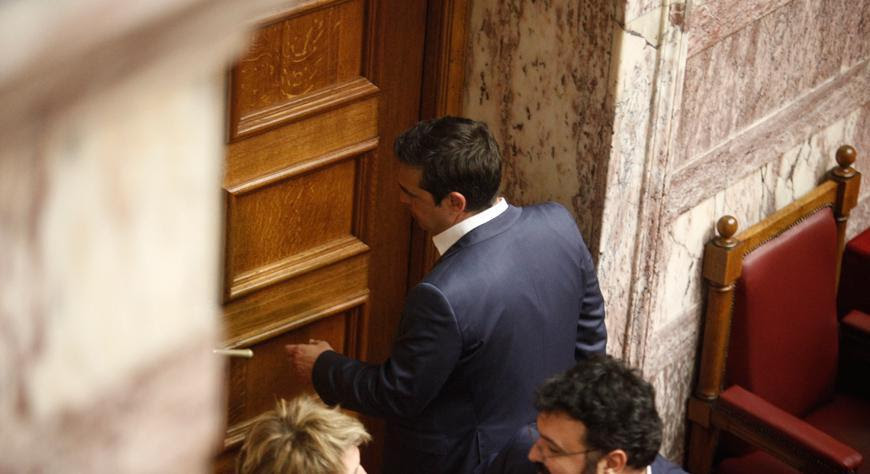 http://www.eleftherostypos.gr/wp-content/uploads/2016/07/tsipras-feugei-vouli.jpg