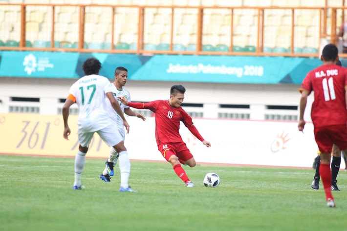 Quang Hải rực sáng, U23 Việt Nam thắng dễ trong ngày Công Phượng 2 lần trượt penalty - Ảnh 1.