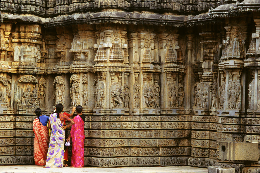 030 Indian women at Temple