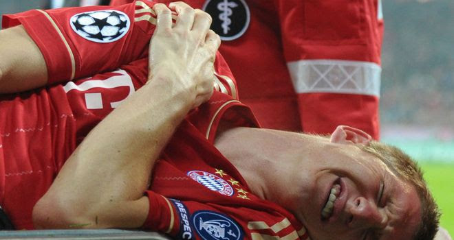 Bastian Schweinsteiger Blood / Journalist Apologizes After Asking