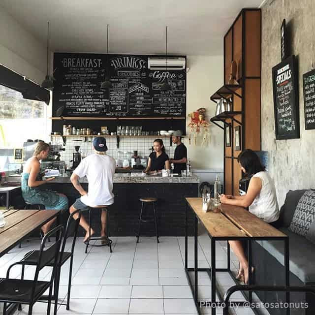 Design Interior di Ruko Cafe Liburan Bali Design Interior di Ruko Cafe Liburan Bali