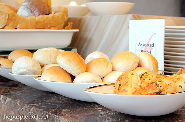 02 Assorted Breads