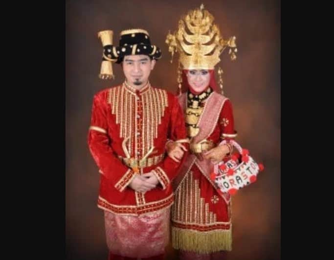 Keunikan Pakaian Adat Dari Sumatera Utara - Pakaian Nusantara