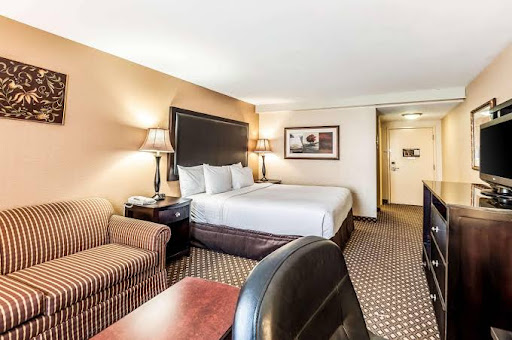 Hotel «Clarion Inn Historic Leesburg», reviews and photos, 1500 E Market St, Leesburg, VA 20176, USA
