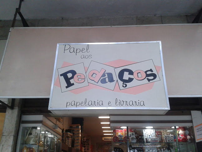 Papel aos Pedaços Papelaria e Livraria