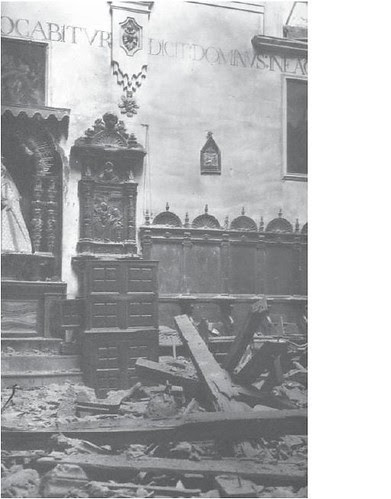 Destrozos en la Guerra Civil en el Convento de San Clemente de Toledo. Coro.