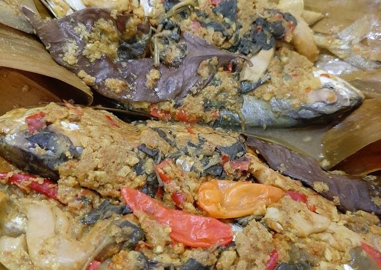 Pepes Ikan Kembung Resep Pepes Ikan Kembung Kemangi Bumbu Kuning Cara