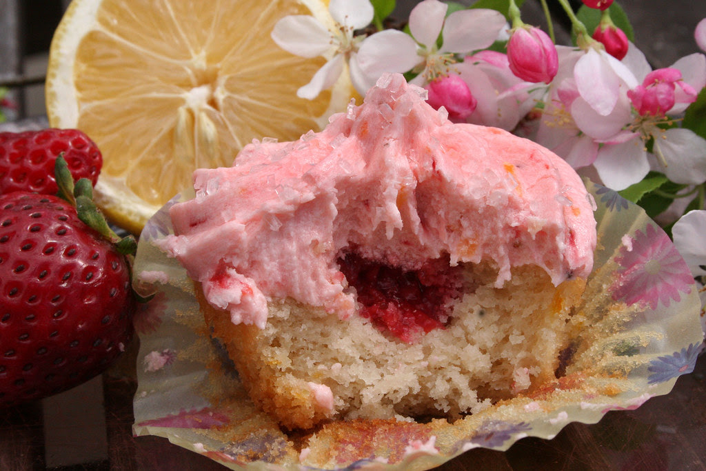 Strawberry Lemonade Cupcake