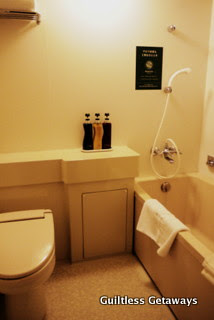 bathroom-sunshine-city-prince-hotel.jpg