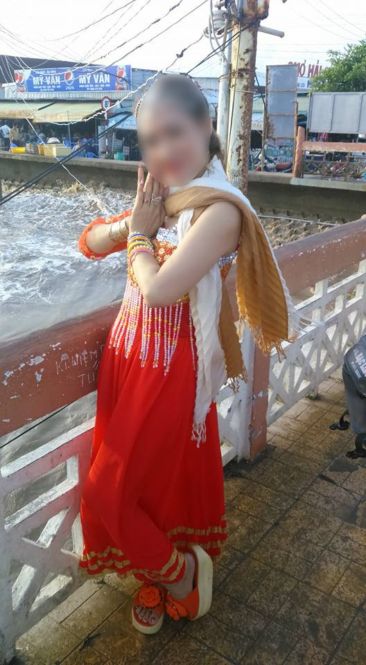 Cô gái tự nhận mình là công chúa gây xôn xao - ảnh 8 Hình ảnh Cô gái tự nhận mình là công chúa gây xôn xao số 8