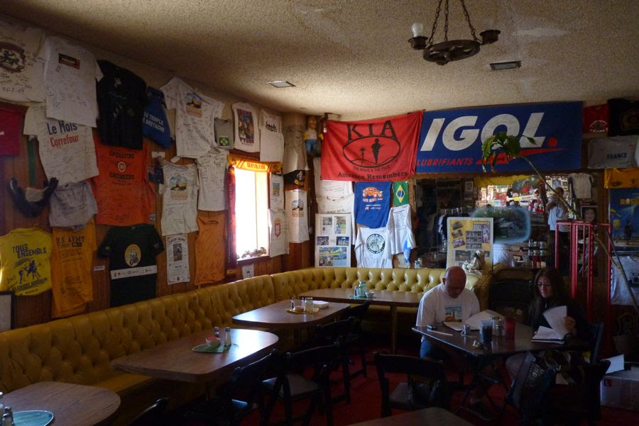 bagdad_cafe_interior_01