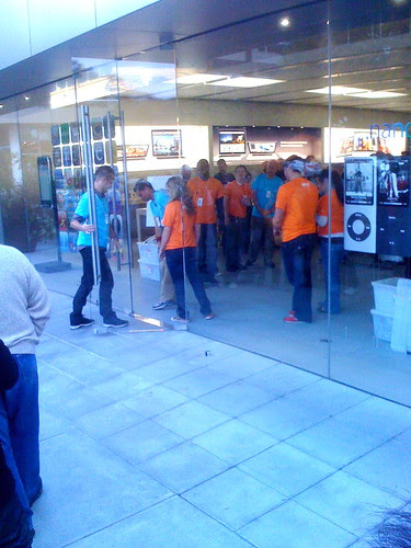 Grand Re-open Apple Store at U. Village