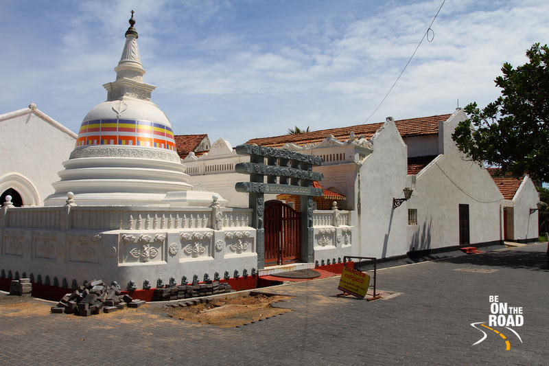 A small Buddhist temple inside Galle Fort
