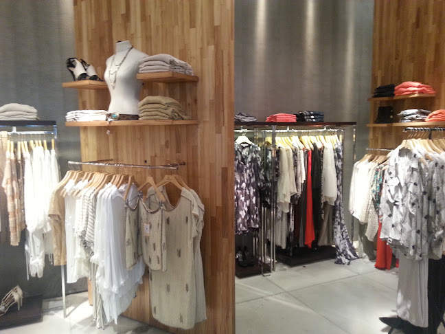 Avaliações sobre SHOULDER - Pátio Savassi Shopping em Belo Horizonte - Loja de roupa