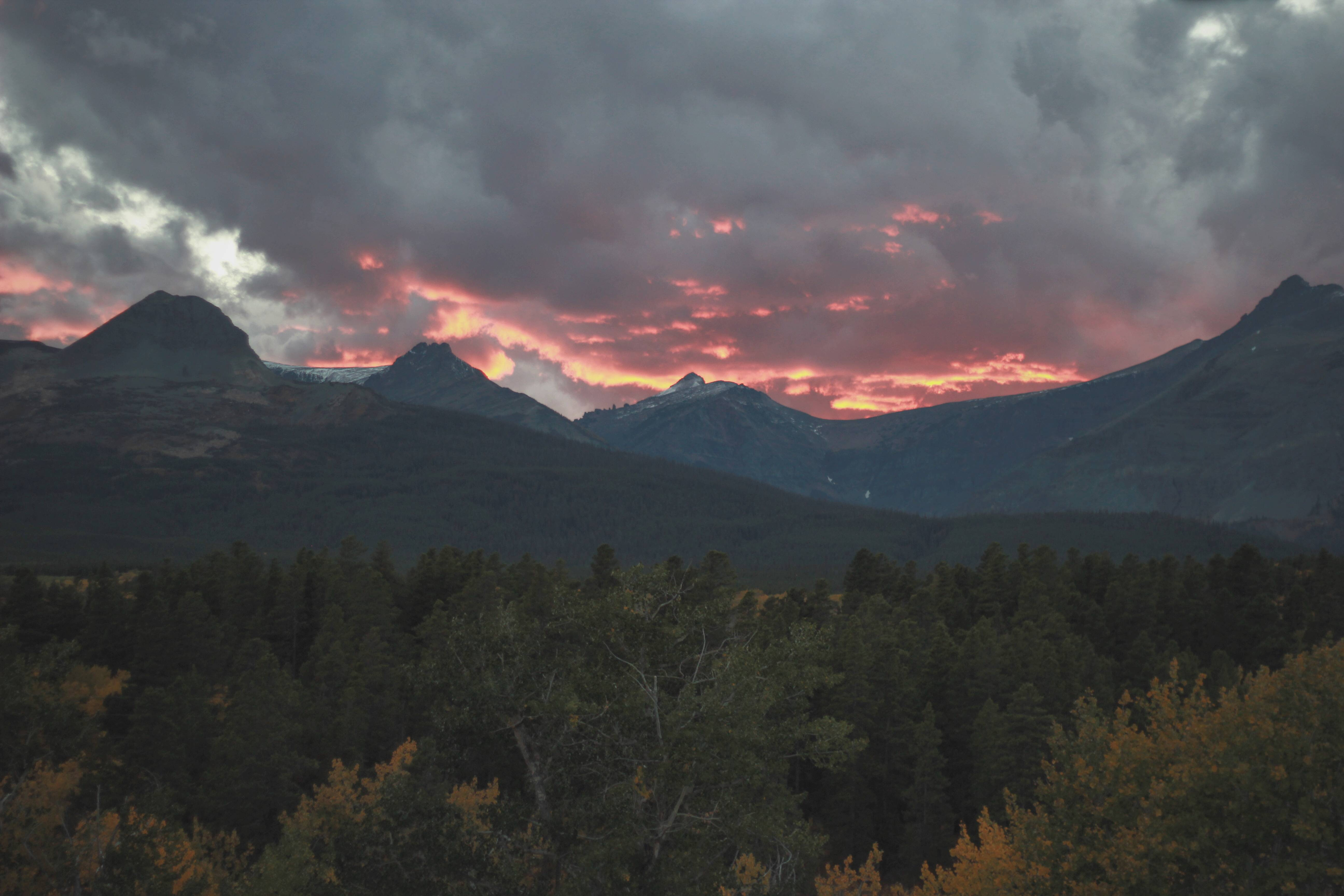 Expose Nature Sunset in East Glacier, MT [oc][5184x3456]