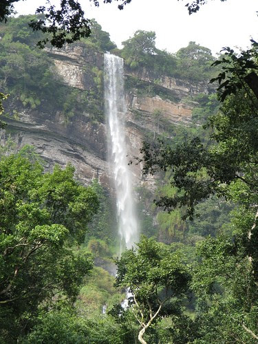 Kalhatti_Falls_From_Distance_1