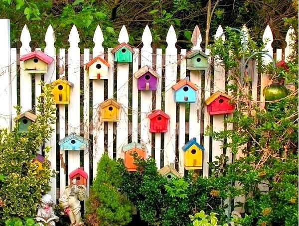 20 самых интересных дачных заборов для наших широт