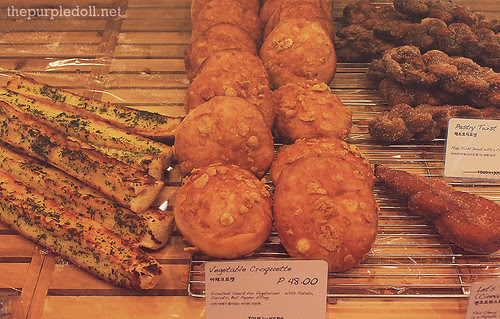 Choices of Breads at Tous Les Jours
