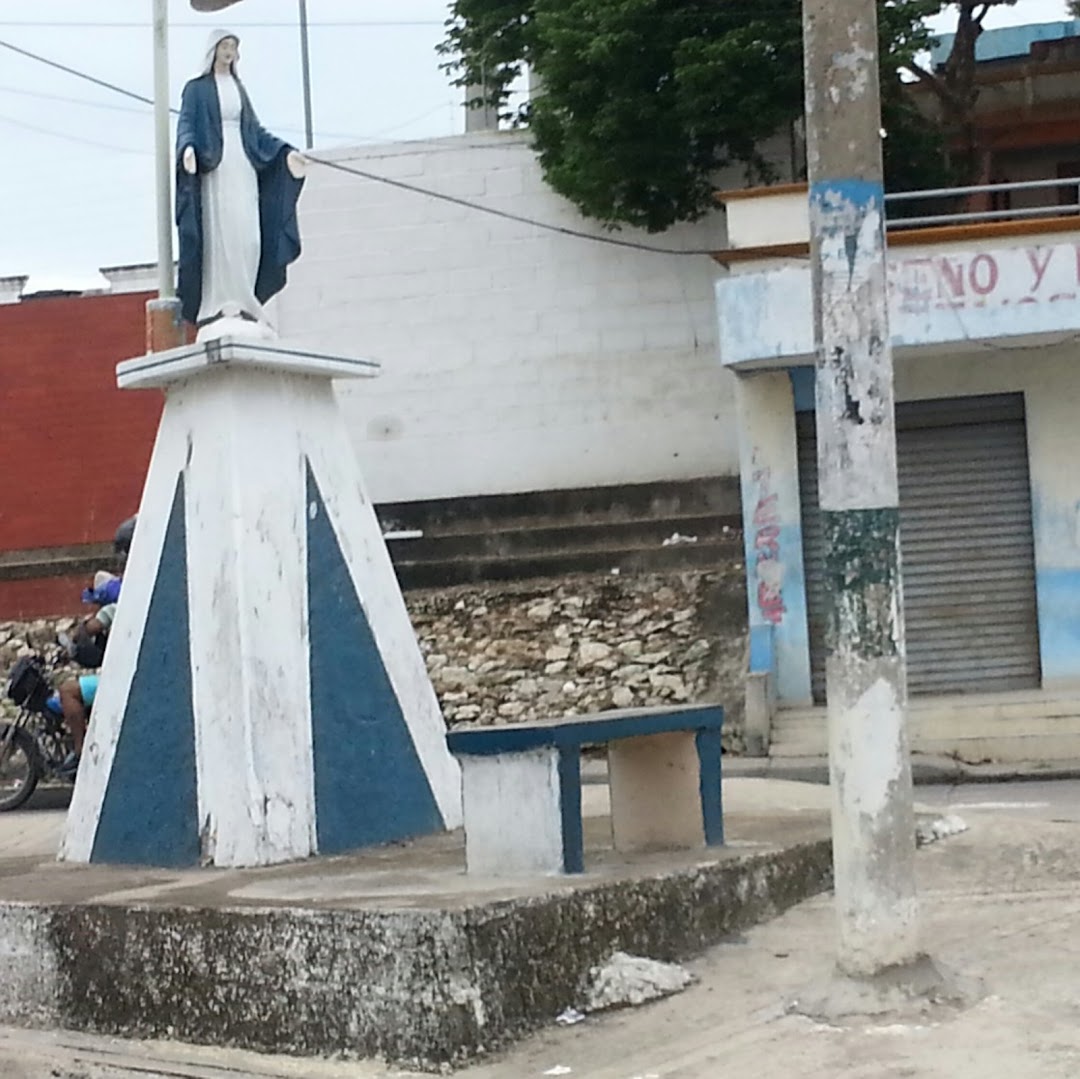 ESTATUA VIRGEN DEL CARMEN