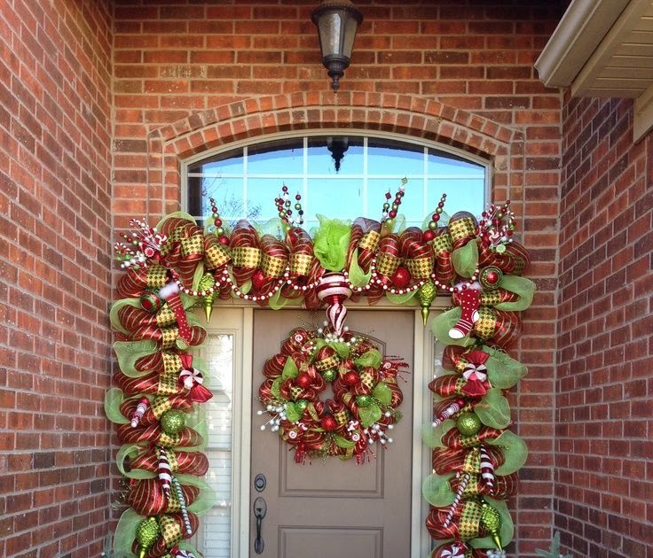 Garland Around Doorway : How to Hang Holiday Garland and Wreaths