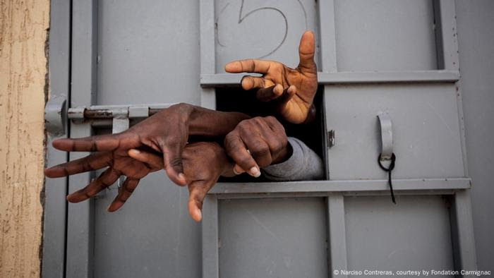 Sklavenhandel mit Migranten in Libyen (Narciso Contreras, courtesy by Fondation Carmignac) Sklavenhandel mit Migranten in Libyen (Narciso Contreras, courtesy by Fondation Carmignac)