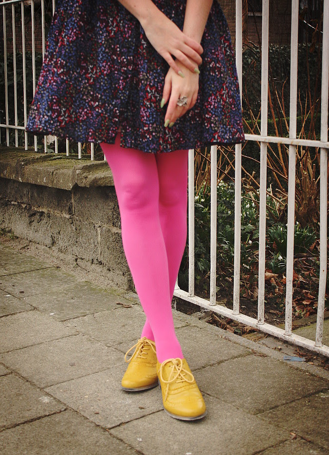 Pink Tights - THE STYLING DUTCHMAN.