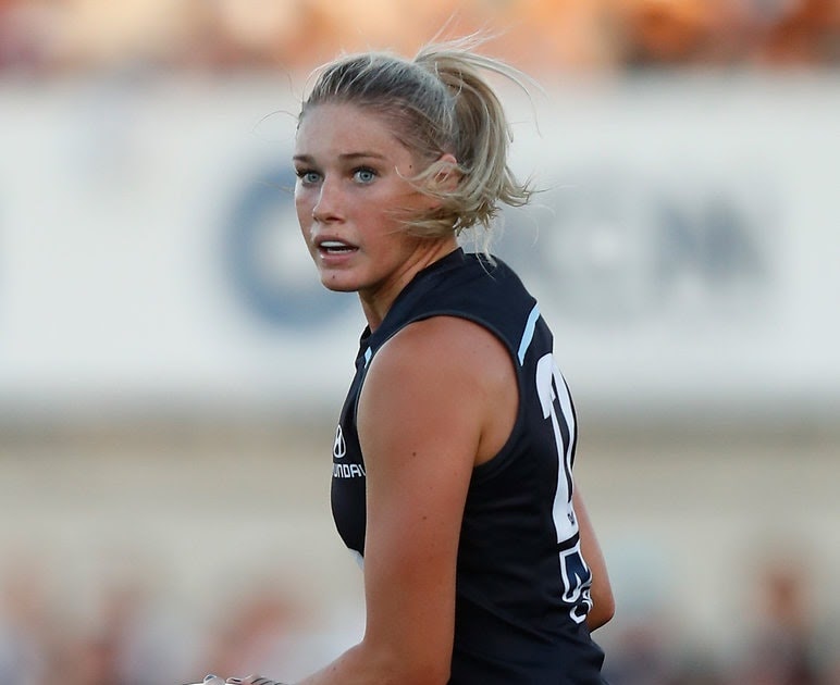 Tayla Harris Tayla Harris Photo Comment Aflw Controversy Exposes Sexism More And More