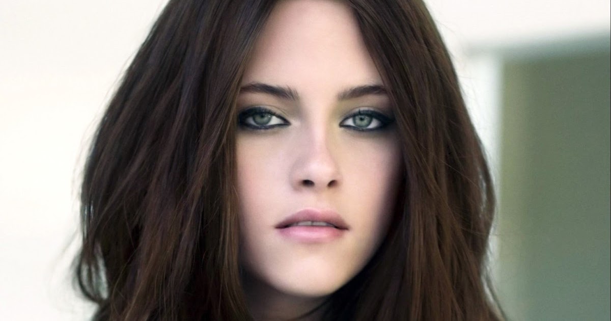 8. "Pale skin, dark hair, and blue eyes: A timeless beauty look" - wide 6