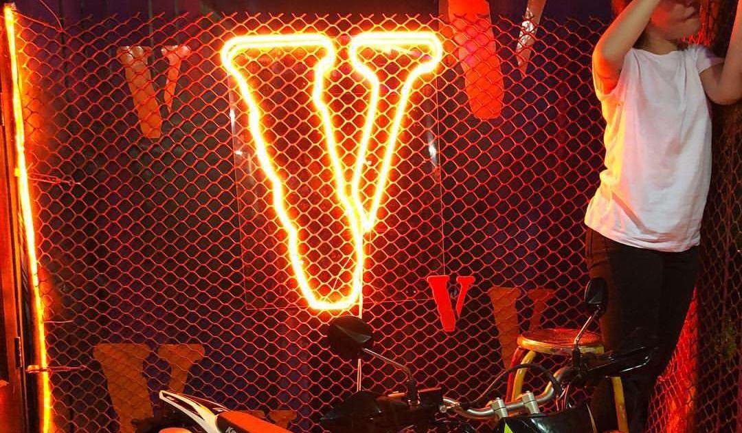 Vlone Wallpaper Aesthetic / V L O N E | Green aesthetic, Badass