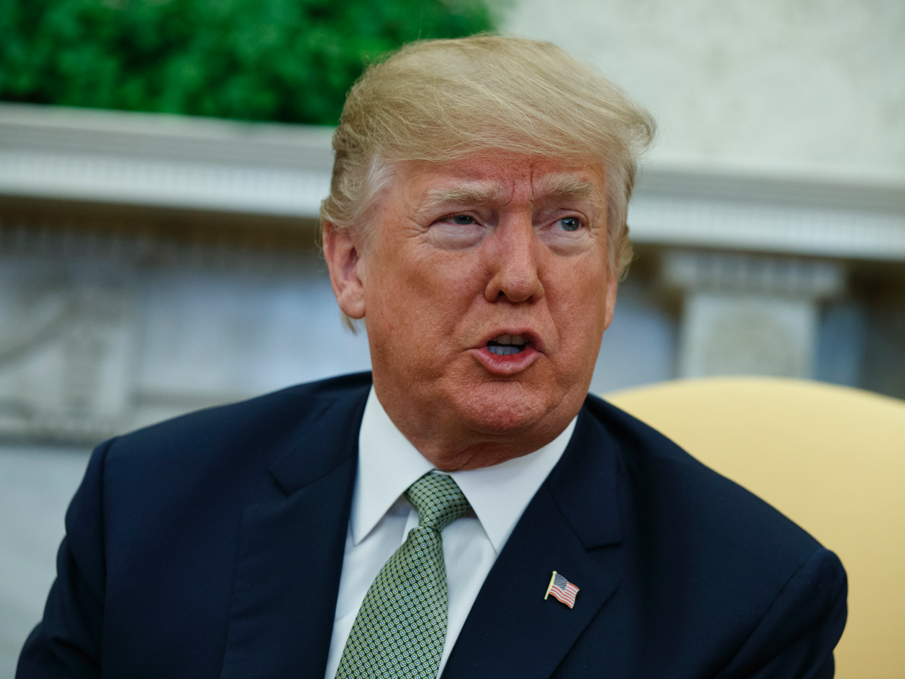 white-house-lawyer-says-trump-is-not-con