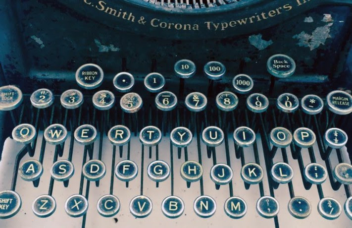 Antique Typewriter (with lettering)