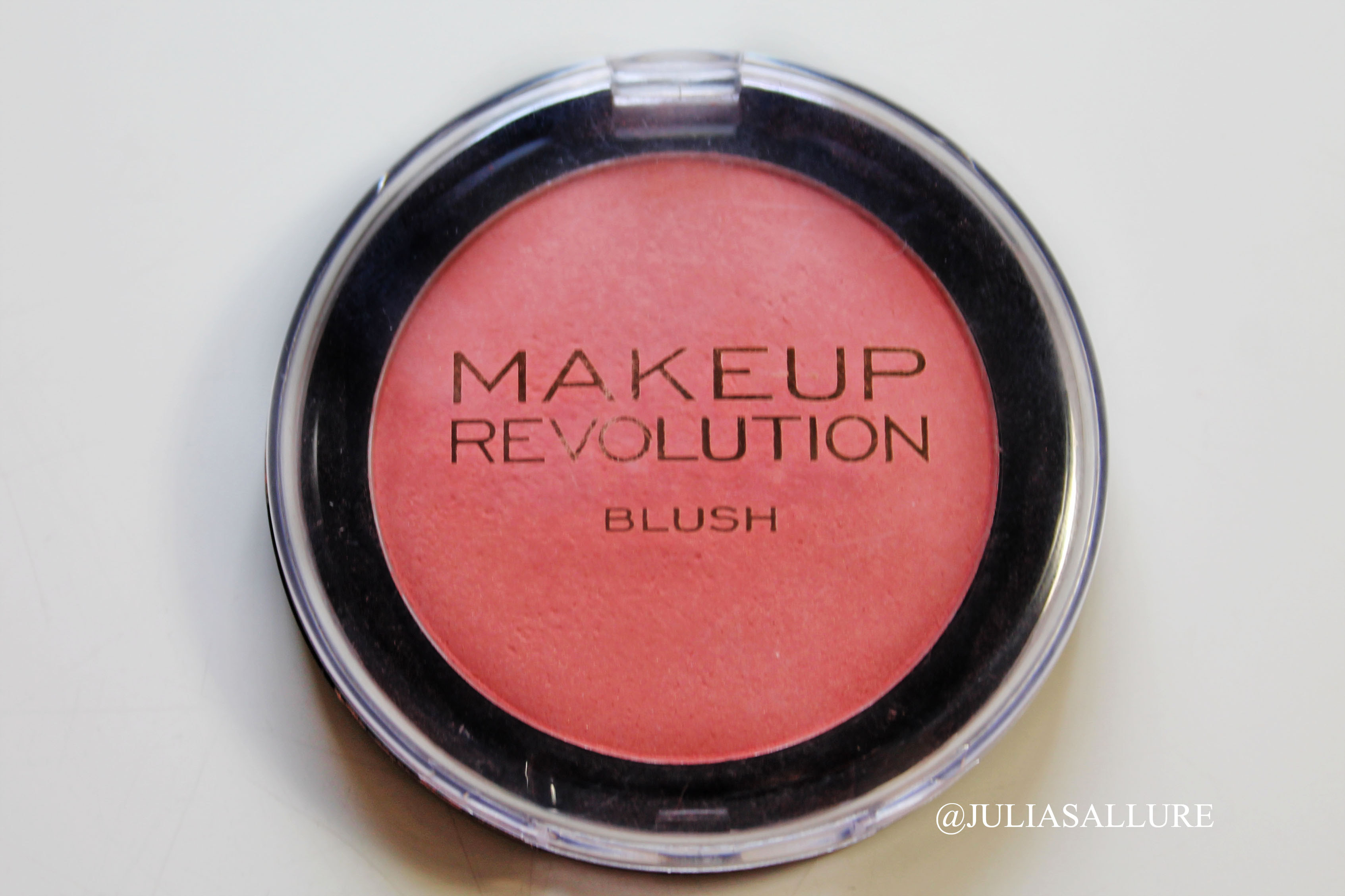 Makeup revolution powder blush