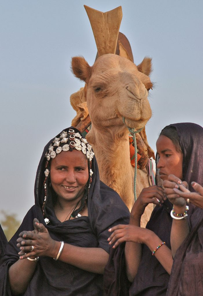 Tuareg women. Sahara Desert, outside Timbuktu, Mali.