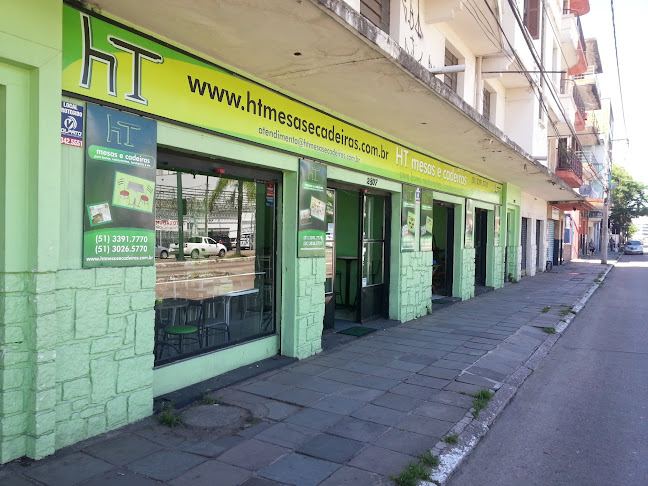 hT Mesas e Cadeiras