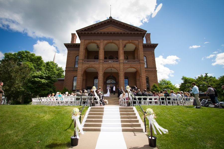 outdoor wedding venue picture