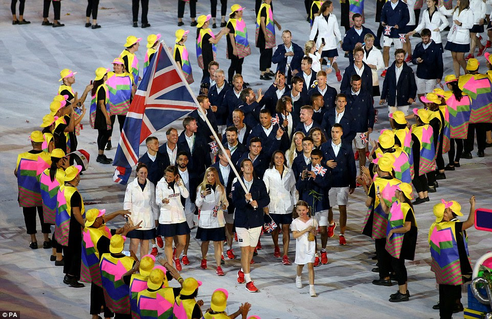 A equipe britânica vai estar olhando para ir para casa com ouro durante os Jogos Olímpicos, que oficialmente apostaram durante a cerimônia