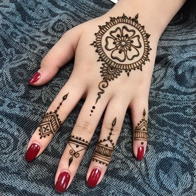 Henna Tangan Simple Dan Cantik 30 Henna Tangan Simple Inspirasi Corak
