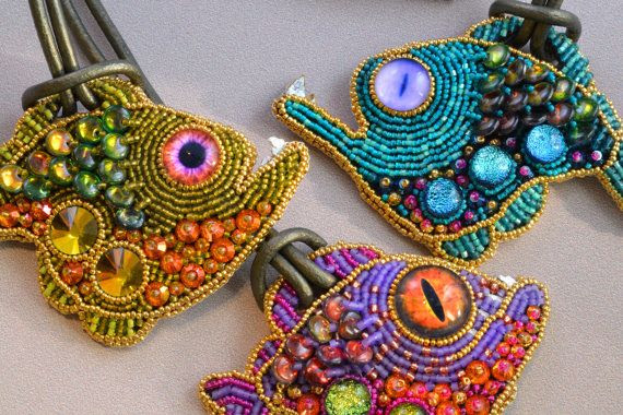 http://www.pinterest.com/pin/58828338857052745/ Green pretty pretty fishie bead embroidered by crimsonfrog on Etsy