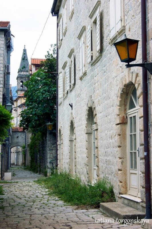 Старинная улочка в Перасте Старинная улочка в Перасте