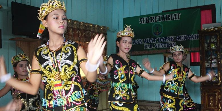 Gerakan Tari Suku Dayak Diilhami Dari