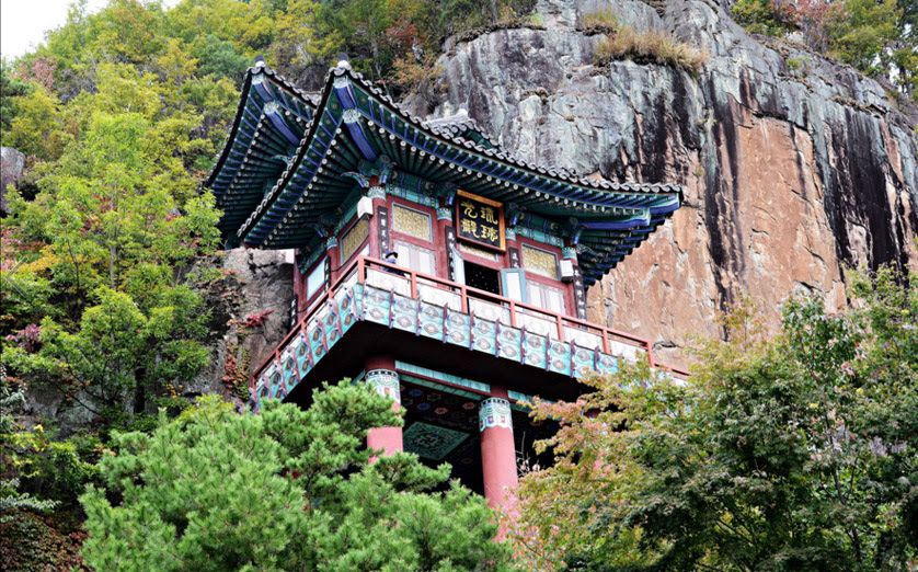 Temple(Sa Sung Am) by Bae Myunggyu
