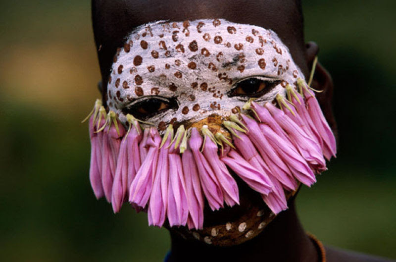 A beleza das Tribos Surma e Mursi, uma cultura em perigo, no sul de Etiópia 03