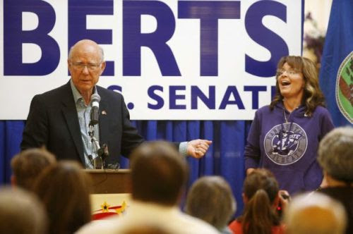 Sarah Palin Pat Roberts at the Independence Historical Museum and Art Center