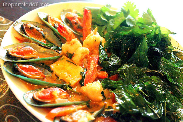 Pad Kapron Talay - Mixed Seafood in Basil (P280)