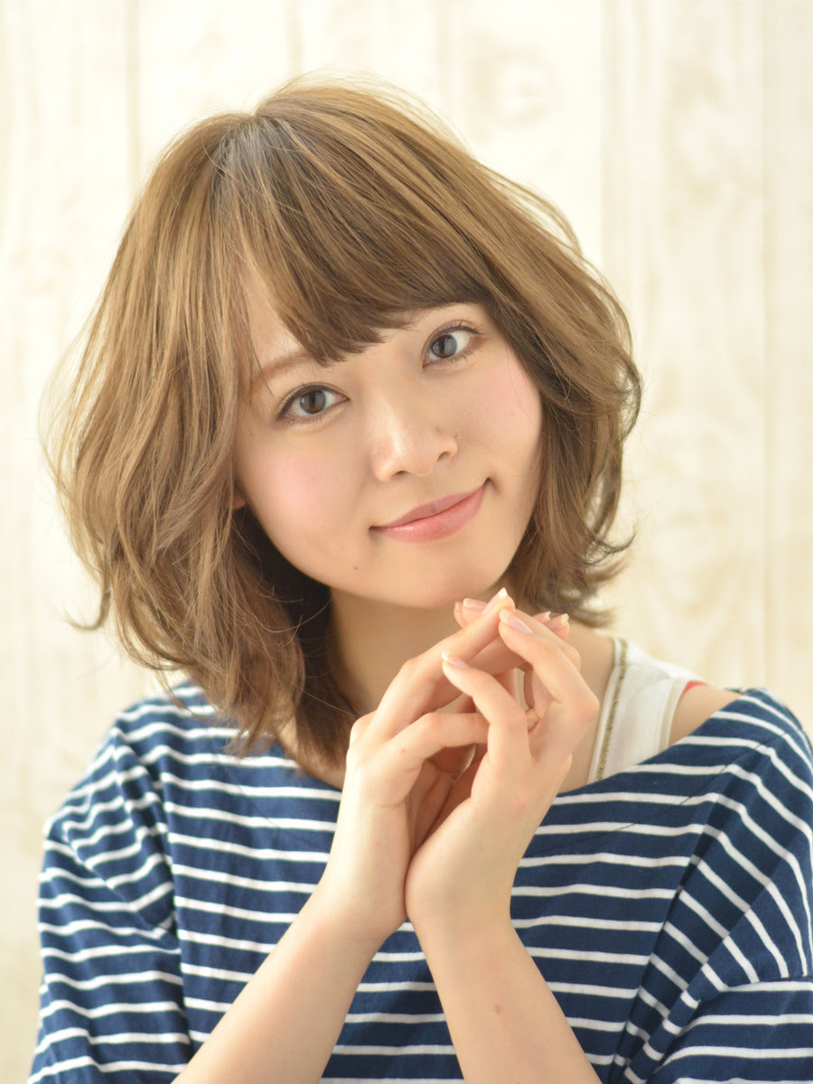 ボブ パーマ 女子アナ Badraan Mirani