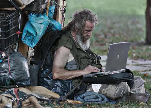homeless-man-goes-online