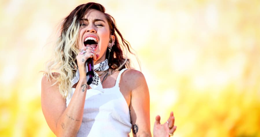 Surprising Website Phoenix: Watch Miley Cyrus Get Teary Over Hurricane ...