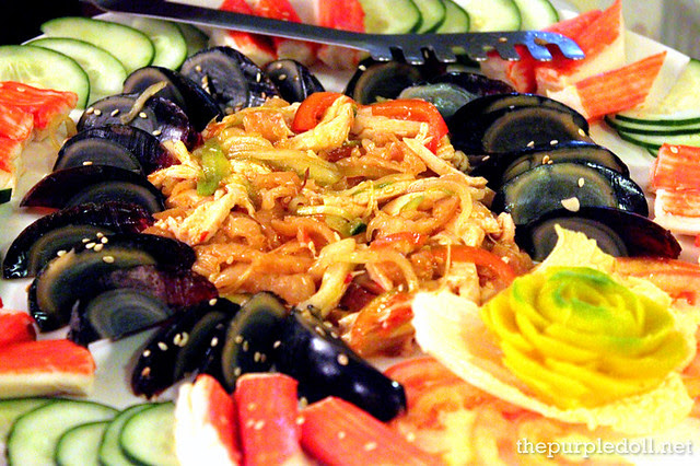 Seaweed & Century Egg Platter P310