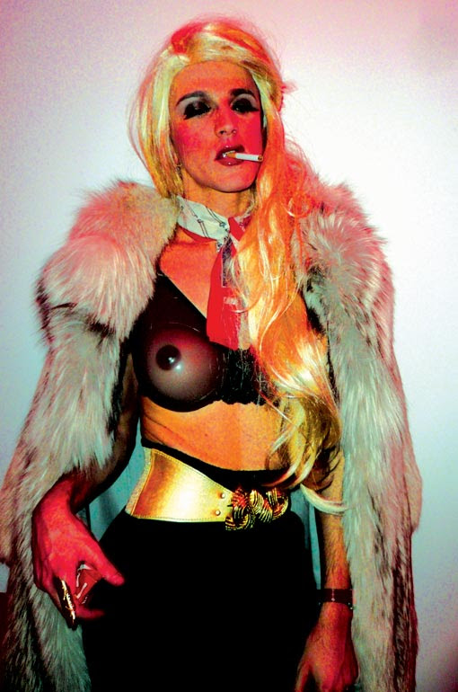 Cris et déglutissements Paris Party Smoking Galerie LH Le Baron travesti transexuel transexual
