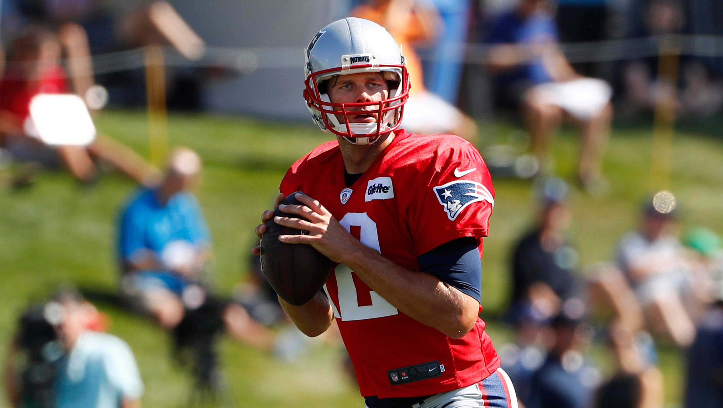 Tom Brady returns after silly accident with scissors Tom Brady returns after silly accident with scissors